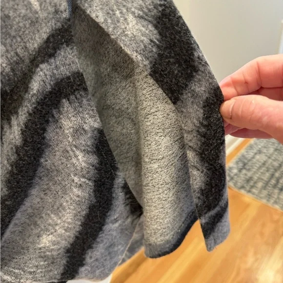 Catherine Malandrino Zebra Cowl Neck Sweater Dress - Picture 12 of 13